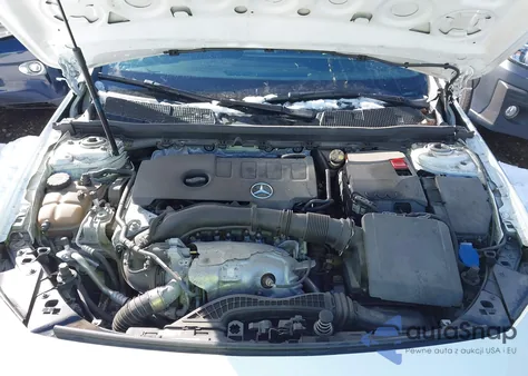 2019 Mercedes-Benz A 220 4Matic z USA, uszkodzony, nr VIN WDD3G4FB0KW032008